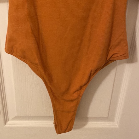 Skylar Rose Puff Shoulder Bodysuit Sz M, New with Tags - Picture 10 of 15